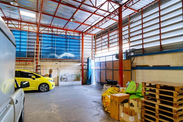 เซ็นทรัล พระราม3 600ม.ให้เช่าโรงงาน โกดัง พร้อมที่ดิน สาธุประดิษฐ์ 12-20 อาคารพาณิชย์ 2ชั้น 1หลัง 542 ตร.ม. 135 ตร.วา.49,999 B-M.3 นอน 2 น้ำ  แหล่งช้อปปิ้ง เซ็นทรัล พระราม3 600 ม. ถ.สาธุประดิษฐ์ BRT ถนนจันทน์ 1.1กม.รร.นานาชาติแอสเตอร์ 1.2 กม. Central Rama 3 600m. BRT ThanonChan 1.1km. Factory-warehouse for rent with land and buildings.SathuPradit 12-20 2-story commercial building 1unit 542 sq.m. 135sq.wa. 49,999B-M. Aster Inter. Sch 1.2km. 3bed 2bath . Central Rama3 shopping area 600 m. Sathu Pradit Road. แยก - ด่วนสาธุประดิษฐ์ 12-20  ถ.สาธุประดิษฐ์ รัชดาฯ จันทน์  แขวงบา