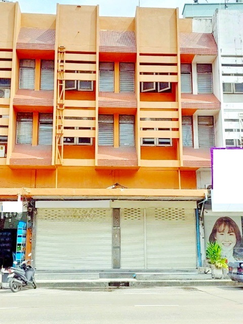 แฮปปี้แลนด์ MRTบางกะปิ 1.5กม. 6นอน ให้เช่าอาคารพาณิชย์ 3ชั้น 2คูหา 38ตร.วา. 450ตร.ม. 37,999 B-M. ทำเลดี ติดถนนใหญ่ รร.นานาชาติเฮลโลซันไชน์ 1.2 กม. เหมาะกับโฮมออฟฟิศ คลีนิค ร้านขายขนม  6น้ำ ชุมชน แหล่งช้อปปิ้ง เดอะมอลล์ บางกะปิ 1.6 กม. เดินทางสะดวก  ถ.ลาดพร้าว Happyland MRT BangKapi 1.5km. 6bed 3-story Commercial Building for rent 2units 38sq.wa. 450sq.m. 37,999B-M. Excellent location next to main road Hello Sunshine International School 1.2 km. Suitable for home office clinic bakery 6bath Community and shopping area The Mall Bang Kapi 1.6 km. Convenient access via Ladprao Road. แยก-นวมินทร์-