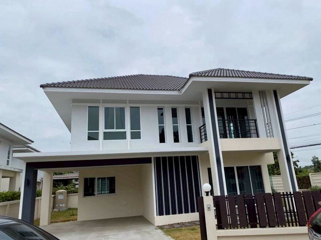 ให้เช่า 25,000 บาท/เดือน #โซนสันผีเสื้อ #อ.เมือง บ้านเดี่ยว 2 ชั้น  ในโครงการคุณภาพ บรรยากาศรีสอร์ท The Flow Chiang Mai ทำเลดี เงียบสงบ แต่เดินทางเข้าเมืองง่าย รายละเอียดบ้าน3 ห้องนอน3 ห้องน้ำพื้นที่ใช้สอยลงตัว เหมาะสำหรับครอบครัวหรือทำงานแบบ Work from Homeบ้านอยู่ในโครงการคุณภาพ บรรยากาศดี เป็นส่วนตัว ค่าเช่าเพียง 25,000 บาท / เดือน พร้อมดู – พร้อมเข้าอยู่ รายละเอียดโครงการ The Flow Chiang Maiโครงก