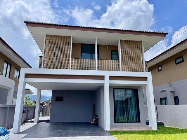 บ้านให้เช่า 25,000 บาท/เดือน 60 ตรว. #โซนสันทราย #หนองจ๊อม บ้านเดี่ยว 2 ชั้น #เฟอร์นิเจอร์ครบ เหมาะมากสำหรับคนที่ชอบความสงบ และเป็นส่วนตัว #หิ้วกระเป๋าพร้อมเข้าอยู่ได้เลยบนที่ดิน 60 ตรว. พื้นที่ ใช้สอย 148 ตรม.3 ห้องนอน 3 ห้องน้ำ1 ห้องโถง+ทานข้าว1 ห้องครัว2 ที่จอดรถสนามหญ้าหน้าบ้านสวนหินหลังบ้านสิ่งอำนวยความสะดวก โซฟา เตียงนอน + ที่นอน ตู้เสื้อผ้า โต๊ะเครื่องแป้ง เครื่องท