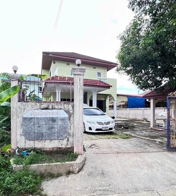 เดอะโฟร์ท สาย4 1.7 กม. ตลาดธนบุรี สนามหลวง2 2.7 กม. ม.กรุงเทพธนบุรี 1.2 กม. ให้เช่าบ้านเดี่ยว 2 ชั้น 70ตร.วา. 280ตร.ม. 3 นอน 2 น้ำ พร้อมแอร์ 11,999-12,999 B-M.หาของกินง่าย ตลาดพุทธมณฑล 2.5 กม. แหล่งท่องเที่ยว ไชน่าทาวน์ ศาลายาพุทธมณฑล  แยก-ทวีวัฒนา The Fourth Sai4 1.7 km Thonburi Market SanamLuang2 2.7km away. 2-story detached house for rent 70sq.wa. 280sq.m. Bangkok Thonburi University 1.2 km. 3 bed 2 bath air 11,999-12,999B-M. Easy access to food Phutthamonthon Market 2.5 km. Tourist attractions include Chinatown Salaya Phutthamonthon Thawi Watthana Intersection แยก-ทวีวัฒนา พุทธมณฑลสาย 4 แขวงทว�