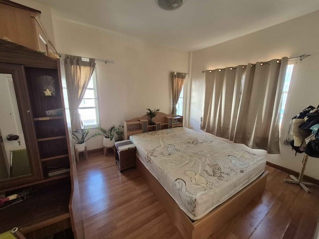 RHT2426ให้เช่าบ้านเดี่ยวใกล้ตลาดธีรรัตน์ ,เซ็นทรัลเวสเกต ใกล้รถไฟฟ้าสายสีม่วง หมู่บ้านคูณทรัพย์รดา เนื้อที่ 60 ตารางวา 3ห้องนอน3ห้องน้ำ 2ที่จอดรถสนใจติดต่อคุณเจี๊ยบ 092-851-6969Line:keti2522ราคาเช่า 20,000 บาท/เดือน สัญญาขั้นต่ำ 1 ปี (เข้าอยู่ จ่าย เงินประกัน 2 เดือน ล่วงหน้า 1 เดือน รวม 60,000 บาท) ตำบล บางรักพัฒนา อำเภอบางบัวทอง นนทบุรี 111103 ห้องนอน3 ห้องน้ำ1 ห้องโถงแอร์ 1 ตัวเครื่องทำน้ำอุ่น �