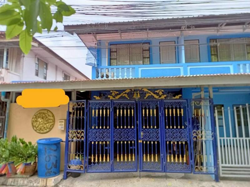 ขายบ้านเเฝด 2 ชั้น พระปิ่น5 เอกชัย109 บ้านแฝด สภาพดี  ใกล้ร้าน7-11 โลตัส มินิบิ๊กซีที่ตั้ง : แขวงบางบอนใต้ เขตบางบอน กรุงเทพมหานคร 10150ขนาดพื้นที่ : 27.1 ตร.วรายละเอียดบ้านเเฝด 2 ชั้น บ้านสภาพดี ทำเลสะดวก ใกล้ร้านค้าและสิ่งอำนวยความสะดวกครบฝั่งตรงข้ามไม่มีบ้าน เป็นส่วนตัวมาก จำนวนห้อง -2 ห้องนอน -2 ห้องน้ำ -1 ห้องครัว -1 ที่จอดรถ จุดเด่นทำเล-ใกล้ร้าน 7-Eleven, โลตัส, มินิบิ๊กซี-ใกล้