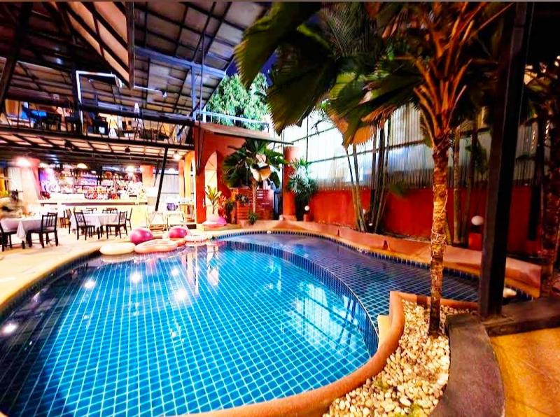 ให้เช่าโรงแรม 30 ห้อง เมืองพัทยา 30นอน พัทยาใต้ พระตำหนัก ถนนคนเดิน 1.2กม. 30น้ำ  พร้อมเฟอร์ฯ แอร์ สะดวกสบาย 249,998B-M. ตึกคอม พัทยาใต้ 1.3 กม. บรรยากาศ บาร์ริมชายหาดพัทยา 1.5 กม. จุดชมวิว เขาพระตำหนัก ตลาดน้ำ 4 ภาค พัทยา ถ.สุขุมวิท ทัพพระยาHotel for rent 30rooms Pattaya City. 30bed South Pattaya PhraTamnak Walking Street 1.2km. 30bath each fully furnished air conditioned comfortable. 249,998B-M. Near Tukcom Pattaya South 1.3 km. Pattaya beach bar atmosphere 1.5 km. Viewpoint on Pratumnak Hill Pattaya Floating Market Sukhumvit Road. Thappraya.ถ.สุขุมวิท ทัพพระยา  หนองปรือ อำ�