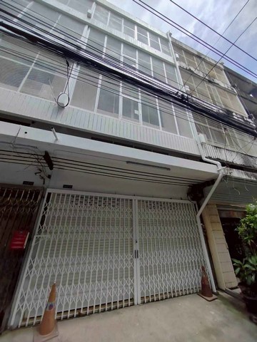 RPJ541ให้เช่าอาคารสำนักงาน 4 ชั้น พร้อมชั้นลอยและดาดฟ้า ย่าน พญาไท ประดิพัทธ์ซอย 1เนื้อที่ 22 ตารางวา พื้นที่ใช้สอยประมาณ 400 ตารางเมตร 4 ห้องนอน · 5 ห้องน้ำ จอดรถได้ 3 คันสนใจติดต่อคุณเจี๊ยบ 092-851-6969Line:keti2522ราคาเช่า 80,000/เดือน มัดจำ 3 เดือน ล่วงหน้า1เดือน  สัญญา 1 ปีแขวงพญาไท เขตพญาไท กรุงเทพมหานคร 10400รายละเอียดType: อาคารพาณิชย์ 4 ชั้น พร้อมชั้นลอยและดาดฟ้า 5 ห้องน้ำชั้น 1 ชั้น 5x17.5 (รวมห้�