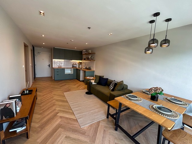 ขายคอนโด บางนา เรสซิเด้นส์ ใกล้ BTS บางนา รีโนเวทใหม่ พร้อมอยู่ขายคอนโดรีโนเวทใหม่ 2 ห้องนอน Bangna Residence Fully renovated and ready to move in 2-Bedroom- พื้นที่ใช้สอย : 60.1 ตรม.- ชั้น 12 ตึก A- จำนวนห้อง : 2 ห้องนอน, 1 ห้องน้ำ- ครัวฝรั่งบิ้วอิน,แอร์ใหม่ทั้งระบบ, ห้องน้ำรีโนเวทใหม่ทั้งหมด- ระบบความปลอดภัย รปภ 24 ชั่วโมง , ระบบลายนิ้วมือ และ Digital door lock-สาธารณูปโภคส่วนกลาง สระว่ายน้ำ , ฟิตเนสทำเล : - ถนนสรรพาวุธ- ใกล้ รถไฟ