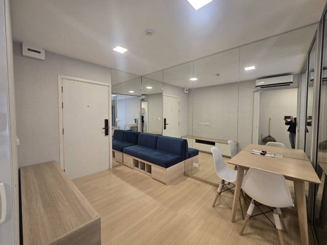 ขาย พลัมคอนโด รังสิต อะไลฟ์ Plum Condo Rangsit Alive ใกล้ ม.กรุงเทพ เพียง 700 เมตรทำเลดี ติดกับสระว่ายน้ำพื้นที่ 26.8 ตร.มคอนโดสูง 8 ชั้น อยู่ชั้น 1 อาคาร บี1 นอน, 1 น้ำ, 1 ครัว, 1 ระเบียงแถมเฟอร์ฯ- ประตู Digital Door lock- โซฟา- ชั้นวางทีวี- โต๊ะทานข้าวพร้อมเก้าอี้- โต๊ะเครื่องแป้ง- แอร์ 2 ตัว- ตู้เสื้อผ้า- เครื่องทำน้ำอุ่น- เตียงพร้อมฟูกนอนที่ตั้ง: ถนนพหลโยธิน ต.คลองหนึ่ง อ.คลองหลวง จ.ปทุมธานีสถานที่สำคั�