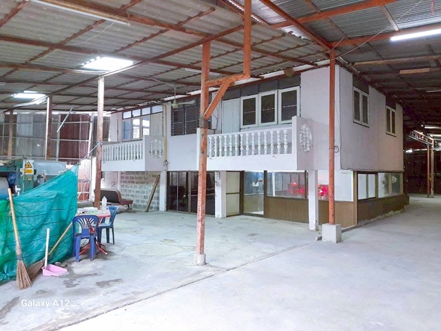 ม.เอเชียอาคเนย์ 2.9 กม. ถ.เลียบคลองภาษีเจริญฝั่งใต้  ให้เช่าโกดัง  750 ตร.ม. โฮมโปร เพชรเกษม 2.8 กม.   พร้อมออฟฟิศ บ้านพักอาศัย  4 นอน 2 น้ำ 24,999 B-M.  น้ำไม่ท่วม  พื้นที่กว้าง 186 ตร.วา.  ตลาดบางแคภิรมย์ 2.9 กม. เหมาะสำหรับทำโรงงานขนาดย่อม เดินทางสะดวกสบาย  เพชรเกษม Southeast Asia Village 2.9 km.along Khlong Phasi Charoen Road. south side PhetkasemWarehouse for rent 750 sq.m. HomePro Phetkasem 2.8km. with office house 4 bed 2 bath 24,999 B-M.  No flooding wide area 186 swa. Bang Khae Phirom Market 2.9 km. Suitable for a small factory convenient travel ถ.เลียบคลองภาษีเ�