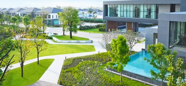 ถ.บางนา-ตราด MEGAบางนา 700ม. MRT ศรีลาซาล 4.4 กม.ให้เช่าบ้านใหม่สุดหรู 2 ชั้น 80ตร.วา. 330ตร.ม. รร.นานาชาติคอนคอร์เดียน 600 ม. หรูหรา พร้อมเฟอร์ฯ 6แอร์ 4-5นอน 5 น้ำ ร่มรื่น เงียบ สงบ ปลอดภัย 154,998 B-M. เดินทางง่าย ทางด่วนวงแหวน  เดอะ ซิตี้ Bangna-Trat Road.  MEGA Bangna 700m. Brand new luxury 2-story house for rent 80sq.wa. 330sq.m. 4 bed 5 bath 6a/c Lush quiet peaceful and safe. 154,998B-M. shopping center.Easy access to expressway and The Cityทางด่วนวงแหวน ทางคู่ขนาน ถ.บางนา-ตราด  ตำบลบางแก้ว อำเภอบางพลี สมุทราปราการ 80 ตร.ว