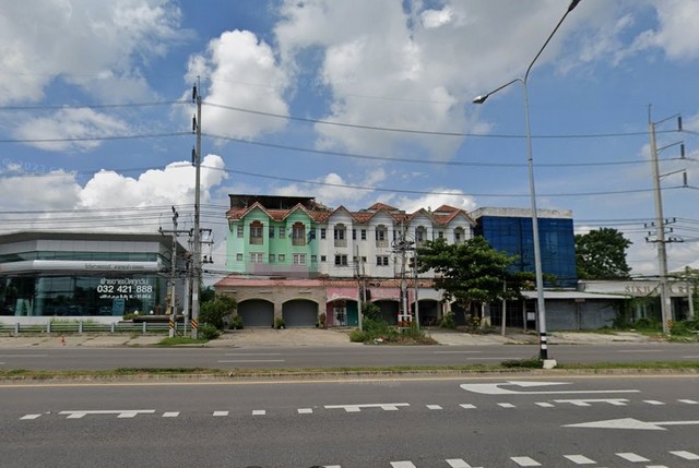  รหัสทรัพย์ (Code ID) :  PM-NSMEK0060  ราคา   2,750,000 บาท (ราคาต่อรองได้) ▸ เนื้อที่    18 ตร.ว พื้นที่ใช้สอย 169.60 ตารางเมตร   ▸ - ห้องนอน - ห้องน้ำ (มีชั้นลอย)          ▸ 1 ที่จอดรถ   อาคารพาณิชย์หันไปทางทิศ   พิกัดทรัพย์ :  https://maps.app.goo.gl/PtucUdnA7T7KoKUt6  สถานที่ใกล้เคียง ▸ใกล้ไทวัสดุ สาขาชะอำ     ▸ใกล้ตลาดนัดเปิดท้ายชะอำ ▸ใกล้โลตัส ชะอำ-เพชรบุรี ▸ใกล้วัดชะอำคีรี (วัดชะอำ)  สอบถามเพิ่มเติม / นัดชม โทร. 097-419-5982(พลอย) โทร. 096-932-4624(ออ�