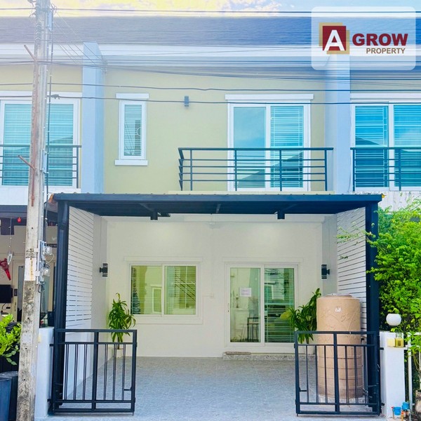 หมู่บ้านพาทาโกเนีย 5 เลียบคลองสอง บ้านสวย ทำเลดี รีโนเวทใหม่ทั้งหลัง เฟอร์นิเจอร์ครบ พร้อมเข้าอยู่ที่ตั้ง : ซอยเลียบคลองสอง18 ถนนเลียบคลองสอง แขวงบางชัน เขตคลองสามวา กรุงเทพมหานครรหัสทรัพย์ : AGT01219ราคาขาย : 2,690,000 บาท**ฟรีโอน**รายละเอียดทรัพย์ :- ทาวน์เฮ้าส์ 1 ชั้น- เนื้อที่ 20 ตรว.- 3 ห้องนอน- 2 ห้องน้ำ- 1 ห้องครัว- 1 ห้องโถง- 1 จอดในบ้านจุดเด่น :- บ้านสวย ทำเลดี รีโนเวทใหม่ทั้งหล