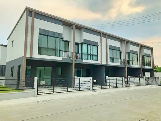  แยก-บางใหญ่ พลีโน่ รัตนาธิเบศร์-บางใหญ่ ให้เช่าทาวน์โฮม 2 ชั้น พร้อมเฟอร์ฯ 2 นอน 3 น้ำ เซ็นทรัล เวสต์เกต 3กม. รร.กสิณธรเซนต์ปีเตอร์ 1.3 กม. 18 ตร.วา. 145 ตร.ม.เหมาะกับโฮมออฟฟิศ พักอาศัย 14,999 B-M. แหล่งช้เอปปิ้ง  เดินทางง่าย ทางหลวงชนบท 1009 เสาธงหิน เฟอร์ครบ  MRTคลองบางไผ่ 2.2 กม. Rattanathibet-BangYai SaothongHin fully furnished  MRT KhlongBangPhai 2.2km. 2-story townhome for rent 2 bed 3bath center Central Westgate 3km.  Kasinthorn Saint Peter School 1.3 km. 18 sq.wa. 145 sq.m. Suitable for home office or residence. 14,999B-M. Shopping  Easy access via Rural Highway 1009 Ban