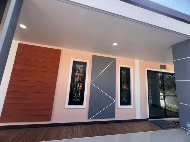     บ้านฝรั่งหลังใหญ่ ๆ คุ้มๆ บ้านนาคลอง ต.วัดธาตุ เมืองหนองคาย    บ้าน 164 ตรม.ที่ดิน 66 ตรว.หลังสุดซอย    ชมวิวทุ่งนา ลมเย็นมากๆ เพื่อนบ้านดี     2 ห้องนอน 2 ห้องน้ำ 2 ห้องครัว ,รับแขก ,จอดรถได้ 2 คัน    แถมฟรี ผ้าสม่านมีซับในทั้งหลัง, แอร์ 3 เครื่อง,กล้องวงจรปิด 4 , ปั้มน้ำ,ถังน้ำ 2,000 ลิตร 2 ถัง     แถมฟรี แสตนเลสดัดรอบประตู หน้าต่าง    บ้านใหม่มาก มาบ้านปีละครั้ง    บ้านใหม่หลังใหญ่ สวยค�