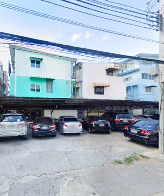 5นอน AIRBNBได้ แต่งสวย น่าอยู่ 12 ตร.วา. 240 ตร.ม. ม.ศิลปากร วังท่าพระ 1.2 กม. ทำเลทอง ย่านธุรกิจ ท่องเที่ยว ไชน่าทาวน์ เยาวราช 1.9 กม. 3 น้ำ 24,998 B-M. ค้าขาย ห้างทอง  MRTสามยอด 399 ม. ให้เช่าตึกแถว 5 ชั้น คนพลุกพล่า เดินทางง่าย ถ.เจริญกรุง5bed ABLE to AIRBNB  MRT SamYot 399m. 5-story shophouse for rent beautifully decorated 12 sq.wa. 240 sq.m. 24,998 B-M. Located 1.2 km. from Silpakorn University Wang Tha Phra campus. Prime location in a business and tourist area 1.9 km. from Chinatown Yaowarat.  3 bath Suitable for retail gold shop etc.High foot traffic easy access Charoen Krung Road.ถ.เจริญกรุง บำรุงเมืองแขวงว�