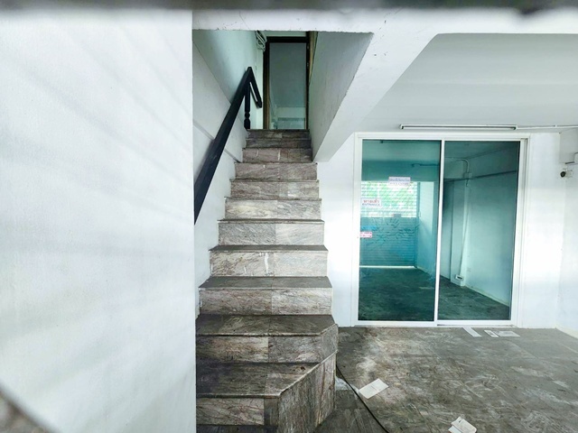 แหล่งช้อปปิ้ง เซ็นทรัล รามอินทรา 600 ม.BTSวัดพระศรี 300ม. ให้เช่าอาคารพาณิชย์ 4 ชั้น 20ตร.วา 320ตร.ม. ม.ราชภัฏพระนคร 900ม. 4นอน 4น้ำ พร้อมเฟอร์ฯ แอร์  39,999 B-M.เดินทางสะดวก ถ.รามอินทราBTS WatPhraSi 300m. 4-story commercial building for rent 20sq.wa. 320sq.m. 900m. from Phra Nakhon Rajabhat University. 4bed 4bath fully furnished with air conditioning. 39,999 B-M. 600 m. from Central Ramintra shopping center. Convenient transportation.Ramintra Roadวัดพระศรีมหาธาตุวรมหาวิหาร  ถ.รามอินทราแขวงอนุสาวรีย์ เขตบางเขน กรุงเทพมหานคร20 ตร.วา 320 ตร.ม. 20 sq.wa. 320 sq.m.4 ห้องน�