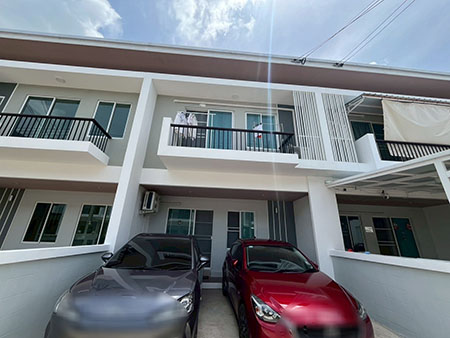 ขายทาวน์เฮ้าส์ กาญจน์กนก ทาวน์ 1, ใกล้รร.วารี 2 กม. ต.หนองผึ้ง , อ.สารภี, เชียงใหม่ ทาวน์โฮมมือสองสภาพใหม่ พร้อมเฟอร์ + เครื่องใช้ไฟฟ้า  แต่งครบทั้งหลัง พร้อมอยู่! ขายเพียง 1.99 ลบ. 3 ห้องนอน |  2 ห้องน้ำ   จอดรถได้ 2 คันที่ดิน.. 21.4...ตรว.พื้นที่ใช้สอย..113...ตรม. ...................................Please​ Contact ;  PhungTel. 0946935153ID Line ; @dlive  (ใส่แอด@ข้างหน้าด้วยนะคะ) เน้นทักแชทก่อนนะคะหรือกดเพิ่มเพื่อนคลิ๊กที่ลิงค์นี้ค่ะ https://lin.ee/y