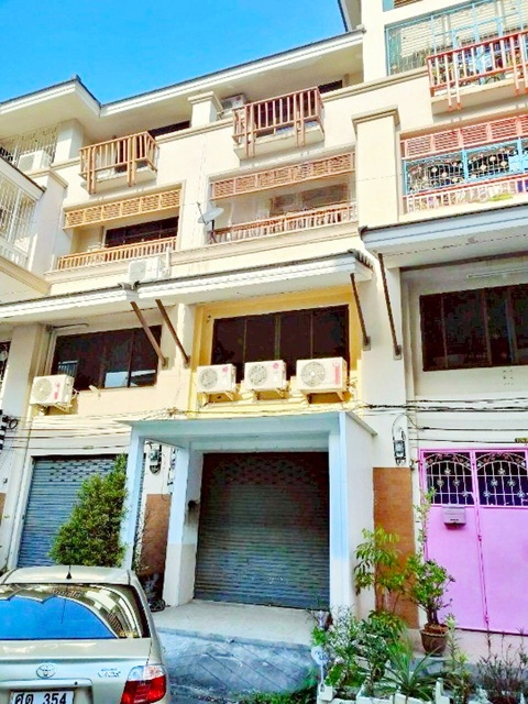 ไทวัสดุพระราม2 300ม. ให้เช่าอาคารพาณิชย์ 4 ชั้น เซนทรัลพระราม2 1.55กม. ต่อเติมหลังบ้าน ตกแต่งบางส่วน  17 ตร.วา. 272 ตร.ม. รพ.พระราม 2 600 ม. เหมาะทำโฮมออฟฟิศ 4 นอน 4 น้ำ 19,998B-M. โลตัส พระราม2 1.2กม. ถ.พระราม 2 บางขุนเทียนThai Watsadu Rama2 300m. 4-story commercial building for rent Lotus Rama2 1.2km. Central Rama2 1.55mm.extended back partially furnished 17sq.wa. 272sq.m. Rama2 Hospital 600m. Suitable for home office. 4 bed 4 bath 19,998B-M. Central Rama 2 2.2 km. Rama 2 Road Bang Khun Thianถ.พระราม2 54-64 บางขุนเทียน แยก-พระยามนธาตุฯ ทางด่วนดาวคะนอง -วงแหวนทิศใต้ แข�