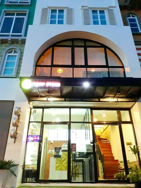  รร.นานาชาติกลอรี่สิงคโปร์ 600 ม. 6 นอน BTSอุดมสุข 800ม. ให้เช่าอาคารพาณชิย์ 5ชั้น 26ตร.ว. 520ตร.ม.8 น้ำ ทำเลดี ริมถนนสุขุมวิท  เหมาะทำโฮสเทล สำนักงาน จัดแสดงสินค้า ร้านกาแฟ 58,998B-M. ไบเทค บางนา 2.4 กม. ถ.สุขุมวิท บางนา-ตราด 600m. from Glory International School Singapore Soi 18. 6bed BTS UdomSuk 800m. 5-story commercial building for rent 26sq.wa. 520sq.m.  8bath Excellent location on Sukhumvit Road. Suitable for hostel office showroom or coffee shop. 58,998B-M. 2.4 km. from BITEC Bangna Sukhumvit Road. Bangna-Trat แยกทุ่งสาธิต-อุดมสุขถ.สุขุมวิท บางนา-ตราด แขวงบางจาก เขต�