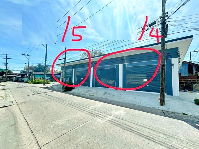 แหล่งศูนย์ราชการ บิ๊กซี ฉะเชิงเทรา 2 1.6 กม.เทศบาลเมืองฉะเชิงเทรา 400 ม. ให้เช่าตึกแถว 1 ชั้น 50 ตร.ม.13 ตร.วา. 9,998 B-M. อาชีวศึกษา ฉะเชิงเทรา 860 ม. ติดถนน เหมาะทำออฟฟิศ 1 นอน 1 น้ำ ใจกลางเมือง เดินทางสะดวกNear government offices and Big C Chachoengsao 2 1.6 km. Chachoengsao Municipality 400 m. Single-story shophouse for rent 50 sq.m. 13 sq.wa. 9,998 B-M. Chachoengsao Vocational College 860 m. Located on the main road suitable for office use. 1 bed 1 bath City center convenient transportation.ถ. จุลละนันท์ มหาจักรพรรดิ์  ตำบลหน้าเมือง อำเภอเมือง จังหวัดฉะเชิงเทรา 5