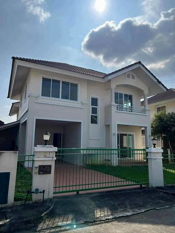 ขายด่วน #ขายต่ำกว่าราคาประเมินเพียง 2.69 ล้าน 54 ตรว. #โซนสันทราย #เจ้าของซื้อไว้ไม่ได้อยู่ สภาพดี เนื้อที่กว้าง #พร้อมเข้าอยู่ เดินทางสะดวก บน #ถนนวงแหวนรอบนอก #ใกล้เซ็นทรัลเฟสติวัลเนื้อที่ 54 ตรว.3 ห้องนอน 3 ห้องน้ำ1 ห้องครัว2 ที่จอดรถสิ่งอำนวยความสะดวกรปภ. สวนสาธารณะ ทางเข้าออกสะดวก สนามเด็กเล่น กล้องวงจรปิดสถานที่ใกล้เคียงโฮมโปร สันทรายโลตัส โกเฟรช ซูเปอร์มาร์