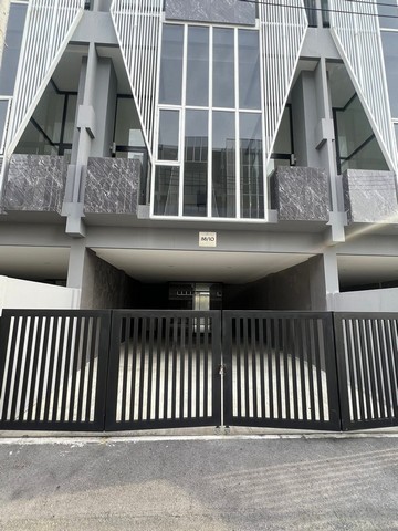 RTJ2121ให้เช่าโฮมออฟฟิศ 4.5 ชั้น สำนักงานใกล้ สำนักงานเขตบางแค   ใกล้MRT  หลัก2เพียง5 นาที และ เดอะมอลล์ ไลฟ์สโตร์ บางแคพื้นที่ใช้สอย 348–375 ตร.ม.  หน้ากว้าง 6 เมตร 2 ห้องนอน  5 ห้องน้ำ  จอดรถได้สูงสุด 4 คัน สนใจติดต่อคัณเจี๊ยบ 092-851-6969Line:keti2522ราคาเช่า เดือนละ 60,000 (สัญญาขั้นต่ำ 3 ปี ) ซอย กาญจนาภิเษก 0010 แยก 2 แขวงบางแค บางแค กรุงเทพมหานคร 10160 รายละเอียดพื้นที่ • พื้นที่ใช้สอย 348–375 ตร.ม.   (ห้องเปล่า )