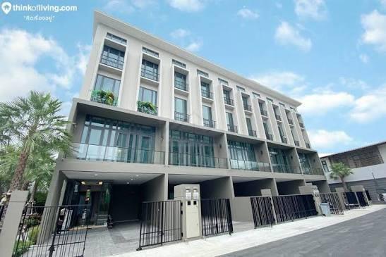 ให้เช่าทาวน์โฮม 4 ชั้น โครงการ Patio รัชโยธิน เสนานิคม 1 ( พหลโยธิน 32 ) หลังมุม มีสวนข้างบ้าน ใกล้ BTS รัชโยธินราคาเช่า 120,000 บาท / เดือน ( บุคคลธรรมดา ) ( สัญญาขั้นต่ำ 1 ปี ประกัน 2 เดือน ล่วงหน้า 1 เดือน )ราคาเช่า 150,000 บาท / เดือน ( นิติบุคคล ) ( สัญญาขั้นต่ำ 1 ปี ประกัน 2 เดือน ล่วงหน้า 1 เดือน )ที่ตั้ง ถนนพหลโยธิน 32 ซอยเสนานิคม 1 แขวงจันทร์เกษม เขตจตุจักร กรุงเทพมหานครติดต่อ : คุณภัสพงณ์ 0634098164Line