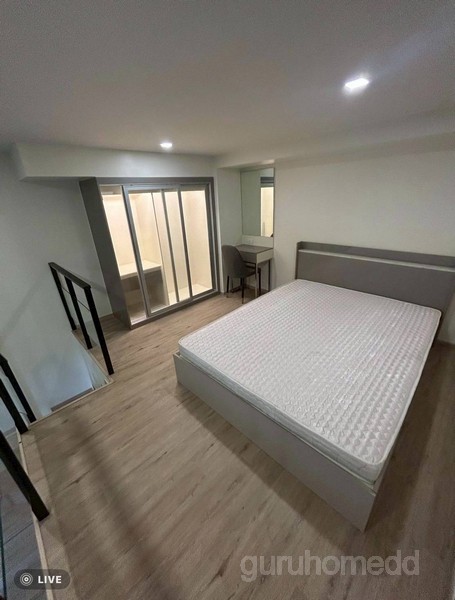 ghd000797R ให้เช่าคอนโด The Rich พระราม 9 ศรีนครินทร์ สี่แยกพัฒนาการ ห้อง Duplex พื้นที่รวม 38.5 ตรมราคาเช่า 18,000 บาท/เดือนสนใจติดต่อ:โทร: O93 789ํ 4935ํLine: @guruhomeddคอนโด เดอะริช พระราม 9 - ศรีนครินทร์ / The Rich Rama 9 - Srinakarinที่ตั้ง : ถนนศรีนครินทร์ แขวงสวนหลวง เขตสวนหลวง กทม.ใกล้ Airport Link หัวหมากติด MRT พัฒนาการรายละเอียด :* ห้อง Duplex ขนาด 25.5 ตารางเมตร (ชั้นล่าง) / 13 ตารางเมตร (ชั้นบน)* ชั้น 29สิ่งอำนวยความสะดวก- Lobby- Mailbox- Example Lounge- Co-Workin