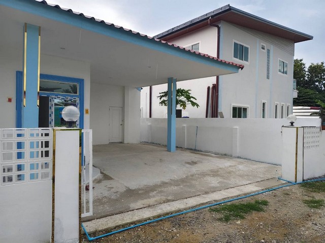 ขายบ้านเดี่ยวชั้นเดียว สร้างใหม่ อำเภอหล่มสัก จังหวัดเพชรบูรณ์ เนื้อที่ 64 ตารางวา#รายละเอียดและที่ตั้ง-บ้านเดี่ยวชั้นเดียวเนื้อที่ 64 ตารางวา-จำนวน 3 ห้องนอน 2 ห้องน้ำ 1 ห้องครัว 1 ห้องเก็บของ-ตั้งอยู่ตำบลวัดป่า อำเภอหล่มสัก จังหวัดเพชรบูรณ์-ใกล้ตึกวิมลรัตน์-ใกล้เทศบาลใหม่ถนนวจี-มีเพื่อนบ้าน**ราคาขายเพียง 1,990,000 บาท##สนใจติดต่อโทร095-161-9976สุพินิจ