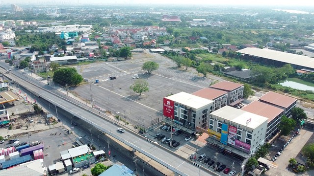  รหัสทรัพย์ (Code ID) :  PM-NSMEU0024  ราคา   489,100,000 บาท (ราคาต่อรองได้) ▸ เนื้อที่   15,547.50 ตร.ว (38 ไร่ / 3 งาน / 47.50 ตร.ว)  พื้นที่ใช้สอย - ตารางเมตร   ▸ - ห้องนอน - ห้องน้ำ           ▸ 1 ที่จอดรถ   ที่ดินว่างเปล่าหันไปทางทิศ   พิกัดทรัพย์ :  https://maps.app.goo.gl/bDrBHMZP4mdhdzKJA  สถานที่ใกล้เคียง ▸ใกล้ตลาดพูนทรัพย์ ▸ใกล้ตลาดริมน้ำวัดศาลเจ้า ▸ใกล้วิทยาลัยเทคโนโลยีปทุมธานี ▸ใกล้วัดโบสถ์ หลวงปู่เทียน  สอบถามเพิ่มเติม / นัดชม โทร. 097-419-5