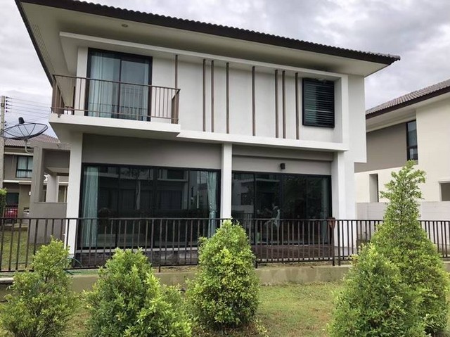 บ้านให้เช่า โครงการ เพลินจิต คอลลิน่า สันกำแพง เชียงใหม่ ขนาด 90 ตร.วา หลังบ้านติดสวน รายละเอียด (รหัสทรัพย์ B1-0105) บ้านเดี่ยว เชียงใหม่ โครงการ เพลินจิต คอลลิน่า  สันกำแพง  ขนาด 90 ตารางวา  3 ห้องนอน 3 ห้องน้ำ พร้อมเฟอร์นิเจอร์ เครื่องใช้ไฟฟ้าครบ ติดตั้งปั้มน้ำ จอดรถในบ้าน ได้ 2 คัน  ***ราคาให้เช่า 20,000 บาท***ชื่อโครงการ : เพลินจิต คอลลิน่า เชียงใหม่ Ploenchit Collina Chiangmaiที่ตั้ง :   ถ.ดอนจั�