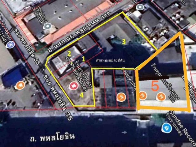 ขายที่ดิน 329 ตรว. พร้อมสิ่งปลูกสร้างอาคารพาณิชย์ ติด BTS รัชโยธิน แปลงมุมติดถนนใหญ่ ติด BTS รัชโยธิน *** ราคารวม 164,500,000 บาท [ 500,000 /ตรว.]ติดต่อ:: คุณชยา โทร/ID Line:: 0942823961   Link Line:: https://line.me/ti/p/3xFA1An8Kcรหัส# T25-911ที่ดินพร้อมสิ่งปลูกสร้างแปลงมุม ติดถนนใหญ่ ติด BTS รัชโยธิน - ปากซอยพหลโยธิน 35  - ที่ดินพร้อม สิ่งปลูกสร้าง อาคารพาณิชย์- เนื้อที่ 329 ตารางวา  - ด้านหลังอาคารเป็นที่ดินเปล่า - โรงจอดรถจอดรถได้ 3 คัน*