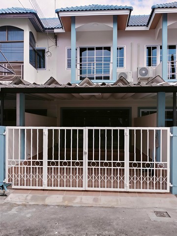 #ขายทาวน์เฮ้าส์ดอนหัวฬ่อเมืองชลบุรี????หมู่บ้านดอนเจริญวิลล่า#ขายทาวน์เฮ้าส์2ชั้น (มี 2 หลังติดกัน) ✅ขนาด 18 ตารางวา ✅2 ห้องนอน2 ห้องน้ำ✅1 ห้องครัว จอดรถ 1 คัน ????ราคาขาย1.xx ล้าน????แถมฟรี???????? ผ้าม่าน,แอร์,ปั้มน้ำ ????ฟรีค่าโอน,จำนอง,ประเมิน ????ฟรียื่นกู้????ใกล้โรบินสันดอนหัวฬ่อ อีเทค,วัดดอน สัญจร สะดวกสบาย _____________________________สนใจติดต่อ/นัดชม☎️081-459-0982​ ลฎา☎️098-995-5449☎️085-422-6346 แอดมินAddLine​ID​: ladapa23ค้นห�