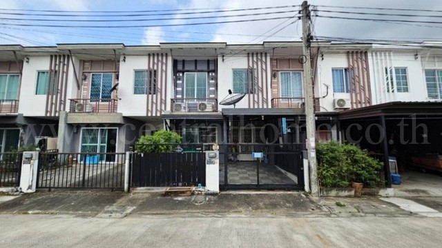 รหัสทรัพย์&nbsp;&nbsp;N0687ทาวน์เฮ้าส์ บ้านพฤกษา ไพร์ม วัชรพล - สายไหม 56 ราคาถูกที่ตั้ง :&nbsp;แขวงสายไหม เขตสายไหม กรุงเทพมหานคร 10220รายละเอียดทรัพย์- ทาวน์เฮ้าส์ 2 ชั้น ขนาดพื้นที่ 19.9 ตารางวา, พื้นที่ใช้สอย 96 ตารางเมตร- 3 ห้องนอน, 2&nbsp;ห้องน้ำ,&nbsp;1 ห้องนั่งเล่น, 1 ห้องครัว, 1 ที่จอดรถสิ่งอำนวยความสะดวก- ระบบรักษาความปลอดภัย 24 ชั่วโมง, เจ้าหน้าที่รปภ., กล้อง CCTV- สวนสาธารณะ, สนามเด็กเล่นสถาน�