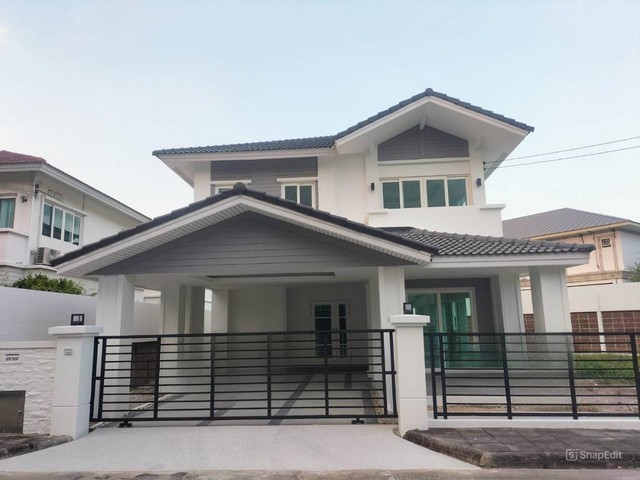  บ้านเดี่ยวแปลงใหญ่ หลังมุม ราคาคุ้มที่สุดในโครงการคาซ่าวิลล์ วัชรพล – ทำเลแห่งการเดินทาง ใกล้ด่านทางด่วนถ้าคุณกำลังมองหา บ้านหลังใหญ่ ที่ดินเยอะ ราคาต่อตารางเมตร “ถูกที่สุด” ในคาซ่าวิลล์ ใกล้ทางด่วน + รถไฟฟ้าจุดขายที่โดดเด่นมากบ้านหลังมุม ได้พื้นที่เยอะ เป็นส่วนตัวที่ดินใหญ่ถึง 129 ตารางวา (หายากมากในโครงการนี้)ราคาต่อตารางเมตร คุ้มที่สุดในคาซ่าวิล�