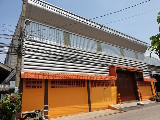 RK0768 โกดังให้เช่า  430 ตรม บางกระดี่ ซ.19 ถนนบางกระดี่ พระราม 2 กรุงเทพฯติดต่อAgent  : คุณเด่นชัย                  : 09-8481-8989                  :06-2839-4747 ID Line        :0984818989                   : https://line.me/ti/p/ezz8HbMifzWhatsApp   :+66984818989          : แอดไลน์ แคปหน้าจอสอบถามได้เลยครับโกดังบางกระดี่ ซ.19ขนาด 430 ตรม.ออฟฟิศ และห้องน้ำให้ตัวห้องประชุมหรือห้องพักพนักงาน 2 ห้องห้องน้ำ และห้องครัวไฟฟ้า 3 เฟสที่ตั้งซอย บางกระดี่ 19 แขวงแสมดำ เขตบางขุนเทียน กรุงเทพมหาน�