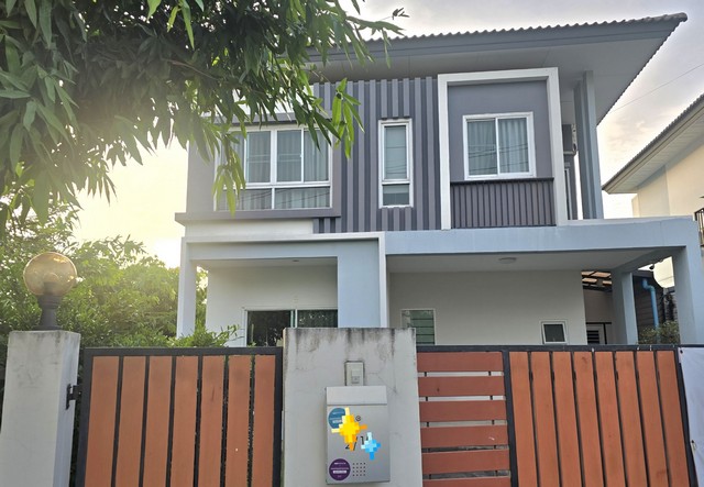 ให้เช่าบ้านเดี่ยว2ชั้น 54ตรว.หลังมุมรามอินทรา109สภาพใหม่ดี 3ห้องนอน 3ห้องน้ำ ต่อเติมหลังบ้าน 1ห้องรับแขก 1ห้องครัว(เครื่องดูดควัน+เตาแก๊ส) แอร์4เครื่อง เฟอร์นิเจอร์ครบ เครื่องใช้ไฟฟ้า TV2เครื่อง ตู้เย็น ไมโครเวฟ   เครื่องทำน้ำอุ่น2เครื่อง-  ส่วนกลาง สระว่ายน้ำ,คลับเฮ้าส์,สวนสาธารณะ,ฟิตเนส,ระบบรักษาความปลอดภัย,กล้อง CCTV ตลอด 24 ชม.เข้า-ออกโครงการด้วยระบบ Key Card Acces อยู่ถนน ร�