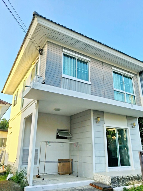 สุวรรณภูมิ เฟส2 ถ.ร่มเกล้า2-8 ลด37% จาก 35,000 เหลือ 21,999B-M MRTเคหะรามคำแหง 1.7 กม. ให้เช่าบ้านเดี่ยวสุดหรู 2 ชั้น จัดเต็มเฟอร์ฯ เครื่องใช้ไฟฟ้า 51 ตร.วา. 210 ตร.ม. รร.ร่วมฤดีวิเทศศึกษา 1.0 กม.วิวสวน อากาศดี ร่มรื่น  2 น้ำ  3 นอน เหมาะกับพักอาศัย โฮมออฟฟิศตลาดเคหะ รามคำแหง 1.2 กม. แยกเคหะร่มเกล้า- รามคำแหงSuvarnabhumi Phase2 Romklao Rd.2-8. 37% discount from 35,000 to 21,999THB. B-M Luxury 2-story detached house for rent fully furnished with appliances 51 sq.wa. 210 sq.m. 1.0 km. from Ruamrudee International School. Garden view good air shady 2 bath