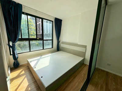 รหัสทรัพย์ :  L#26941 (L084412)Kensington Laemchabang - Sriracha (เคนซิงตัน แหลมฉบัง - ศรีราชา) ห้องขนาด 25.11 ตารางเมตรขาย 1,650,000 บาทเคนซิงตัน แหลมฉบัง - ศรีราชา คอนโด Low Rise ตั้งอยู่ริมถนนสุขุมวิท ตรงข้าม ม.เกษตร ศรีราชาห้องขนาด 25.11 ตร.ม. ชั้น 3 อาคาร Dbuilt-in พร้อมอยู่1 ห้องนอน 1 ห้องน้ำ ,ครัว ,ระเบียงกว้าง ,ไม่บล็อควิวเตียงนอน 5 ฟุต ,ตู้เสื้อผ้าโซฟาแอร์ 2 เครื่องเครื่องซักผ้าตู้เย็น ,เตาอบห้องสวย สภาพมือหนึ่งRenavate ใหม