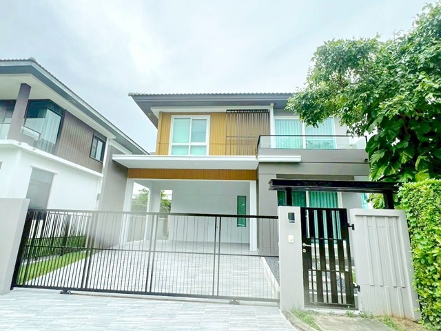 เจโม พลาซ่า 1.9กม. 3-4นอน ให้เช่าบ้านเดี่ยว 2ชั้น 56ตร.ว. 230ตร.ม. มัณฑนา อ่อนนุช  บ้านใหม่ กว้าง สวย เฟอร์ฯครบ ม.รามคำแหง 2 2กม. ทำเลทอง เหมาะกับพักอาศัย หรือโฮมออฟฟิศ 3 3 น้ำ ร่มรื่น มีสนามหญ้า 58,998 B-M. ตลาดทุ่งเศรษฐี 1.7 กม.หาของกินง่าย นิคมอุตสาหกรรมอัญธานี กรุงเทพฯ 1 กม. สวนหลวง ร.9 ประเวศJemo Plaza 1.9km. 2-story 3-4bed detached house for rent Mantana Onnut  56sq.wa. 230sq.m. New spacious beautiful house with full furniture. Ramkhamhaeng 2 University 2 km. Prime location suitable for residence or home office.  3 bath shady with lawn. 58,998B-M. 