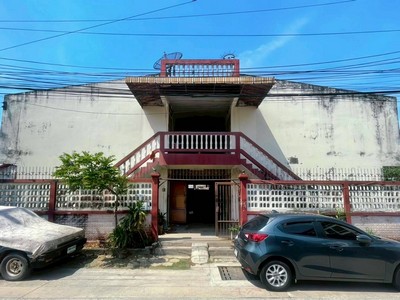 สามารถทำผลตอบแทน​ yield 9%/ปี! ขายอพาร์ทเม้นท์ใหม่ 2 ชั้น 20 ห้อง 95 ตรว. ซอยเทศบาลบางปู30 แยก4 ใกล้แหล่งจ้างงานย่านแพรกษา!!.รายละเอียด- ตึก 2 ชั้น- ขนาดพื้นที่ 95 ตารางวา- พื้นที่ใช้สอยอาคาร 360 ตร.ม- ตึกตั้งอยู่ใกล้แหล่งจ้างงานย่านแพรกษา- ราคาถูกมาก หากนำไปrenovate ติดแอร์เพิ่ม เพิ่มตู้ซักผ้าและตู้น้ำหยอดเหรียญ เป็นการลงทุนที่มีโอกาสได้ผลตอบแทนสูงมาก.จำนวณห้องเช่ารวม 20 ห้อง- ขน�