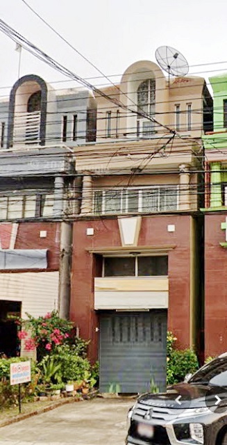  บ้านเปล่า 19 ตร.วา. 245 ตร.ม.บางแวก ทำเลทอง ให้เช่าโฮมออฟฟิศ  3.5 ชั้น พณิชยการธนบุรี MRT หลักสอง 4 กม.  12,999 B-M. รร.นานาชาติไรซิ่งโอ๊คส์ 3 กม.  เหมาะสำหรับโฮมออฟฟิศ ฟรีแลนซ์ พักอาศัย แหล่งชุมชน บรรยากาศดี  3 นอน 3 น้ำ ตลาดแยกทศกัณฑ์ 600 ม.หาของกินง่าย  เดินทางสะดวก  แยก-ทศกัณฑ์ ถ.กาญจนาภิเษก Bang Waek Road 3.5-story home office for rent.  Thonburi Commercial College MRT Lak Song. 4 km. Unfurnished 19 sq.wa. 245 sq.m. 12,999 B-M. 3 km to Rising Oaks International School. on  prime location. Ideal for home office freelance work or residential use. Good 