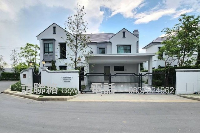 CC1451ให้เช่าบ้านเดี่ยวหรู 2 ชั้น พร้อมน้ำพุหน้าบ้าน  พร้อมเฟอร์นิเจอร์ Near Brighton International School##  ให้เช่า ##Please directly contact : K.โบว์  083-782-4962ให้เช่าบ้านเดี่ยว สุดหรู นันทวัน NANTAWAN พระราม9-กรุงเทพกรีฑา Super luxury 2 ชั้น พื้นที่กว้างขวาง หน้าบ้านมีน้ำพุจุดเด่น : บ้านหัวมุม, หลังบ้านไม่ติดหลังอื่น, ติดถนนสายหลักขนาด 104 ตารางวาพื้นที่ใช้สอย 302 ตารางเมตร4ห้องนอน  5ห้องนํ้า 1ห้องแม่บ้าน  1 ห้องทำงาน ห้องเก็บ�