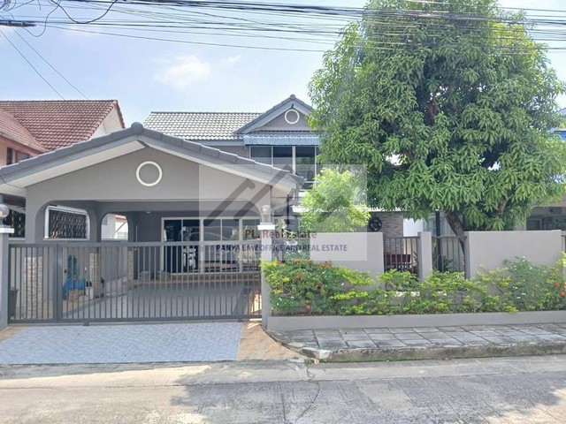 ให้เช่าบ้านเดี่ยว 2 ชั้น หมู่บ้านสัมมากร ซอยรามคำแหง 110 มีห้างแมคโครและตลาดสดอยู่หน้าหมู่บ้าน ใกล้รถไฟฟ้าสายสีส้มราคาเช่า 28,000 บาท / เดือน ( สัญญาขั้นต่ำ 1 ปี ประกัน 2 เดือน ล่วงหน้า 1 เดือน )ที่ตั้ง ถนนรามคำแหง ซอยรามคำแหง 110 แขวงสะพานสูง เขตสะพานสูง กรุงเทพมหานคร 10240ติดต่อ : คุณภัสพงณ์ 0634098164Line : binkem22https://www.facebook.com/profile.php?id=61581484955548เนื้อที่ 60 ตารางวา จำนวน 2 ชั้น 3 ห้องนอน 2 ห้องน้ำ จอดรถ 2 ค