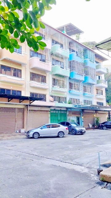  รร.สารสาสน์สุขสวัสดิ์ 800 ม.สุขสวัสดิ์ 24-28  ตลาดอินดี้ 2.3 กม. ให้เช่าอาคารพาณิชย์ 4.5 ชั้น 26 ตร.วา.430 ตร.ม. บิ๊กซี บางปะกอก 900 ม.12,997 B-M.ทำเลสะดวก เหมาะกับทำโกดัง อยู่อาศัย หรือออฟฟิศ 2 นอน 2 น้ำ แหล่งช้อปปิ้ง ชุมชน เดินทางง่าย BTS ตลาดพลู 4.3 กม. แยกจอมทอง-ราษฎร์บูรณะSuksawat 24-28. Indy Market 2.3 km. Big C Bang Pakok 900 m. 4.5-story commercial building for rent 26 sq.wa. 430 sq.m. 12,997 B-M. Sarasas Suksawat School 800 m. Convenient location suitable for warehouse residence or office. 2 bed 2 bath   Shopping area community easy transportation. BTS Talat Phlu 4.3 km. Chom Thong-Rat Burana 