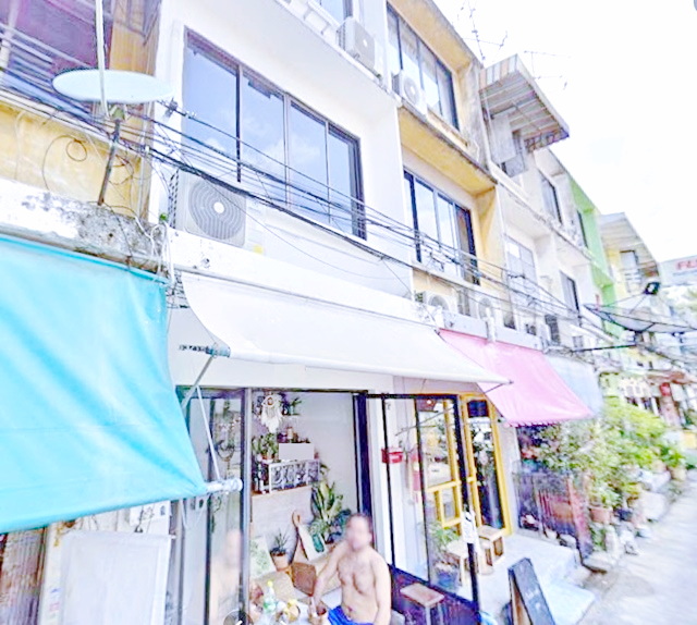 ข้าวสาร 550ม.ให้เช่าตึกแถวโฮสเทล 3 ชั้น 24 ตร.วา. 290 ตร.ม.ตกแต่งพร้อมเฟอร์ฯครบ 4 นอน 5 น้ำ นานาชาติ @RMUTP 1.6 กม. 41,998 B-M.ทำเลทอง แหล่งธุรกิจ ท่องเที่ยว อนุสาวรีย์ประชาธิปไตย เดินทางสะดวก MRTวัดมังกร 2.8 กม.KhaoSan Rd. 550m. MRT SamYot 1.57km.  3-story shophouse for rent 24 sq.wa. 290 sq.m. fully furnished 4bed 5 bath MRT WatMangkon 2.8km. international student accommodation @RMUTP 1.6 km. 41,998 B-M. Prime location business and tourist area  Convenient transportation to Democracy Monumentสะพานผ่านฟ้าลีลาศถ.พระราม 8 ประชาธิปไตย สามเสนแขวงบ้านพานถม เขตพระนคร กรุงเ