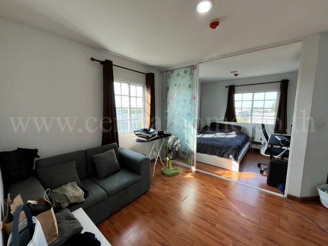 รหัสทรัพย์ : 6681ทิวลิป ไลท์ คอนโดมิเนียม อ้อมน้อย ห้องมุม&nbsp;เฟอร์ครบ พร้อมอยู่ที่ตั้ง : ถนนเพชรเกษม ตำบลอ้อมน้อย อำเภอกระทุ่มแบน จังหวัดสมุทรสาคร 74130- คอนโด Low Rise 8 ชั้น ห้องอยู่ชั้นที่ 5 อาคาร L5 พื้นที่ใช้สอย 28.85 ตารางเมตร-&nbsp;1 ห้องนอน, 1 ห้องน้ำ, 1 ห้องรับแขก, 1 ห้องครัว-&nbsp;เตียงนอน, ตู้เสื้อผ้าบานเลื่อนกระจกเต็มตัว, โซฟาขนาด 2 ที่นั่ง, ชั้นวางทีวี,&nbsp;เคาน์เตอร์ครัวบิ้วท์อิน พ�