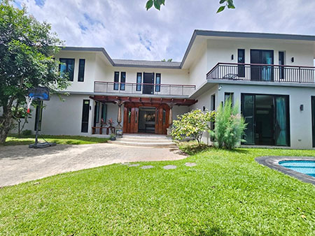 ขาย พูลวิลล่า ใกล้ไทวัสดุ เส้นซุปเปอร์ไฮเวย์เชียงใหม่-ลำพูน 7 นอน 7น้ำ 13.9 ลบ. ใกล้ไทวัสดุ เส้นซุปเปอร์ไฮเวย์เชียงใหม่-ลำพูน และโรงเรียนนานาชาติ ยูนิตี้ คอนคอร์ด , อเมริกันไชนีส ,รร.ยุวทูตศึกษา  โรงเรียนสามภาษาช่องฟ้าซินเซิง เชียงใหม่ ใกล้ Big C ดอนจั่นพิกัด ต.ไชยสถาน ,อ.สารภี จ.เชียงใหม่ พื้นที่ดิน 235 ตรว.พื้นที่ใช้สอยในบ้าน ประมาณ 550 ตารางเมตร7 ห้องนอนใหญ่ 7 ห้องน้ำ 1 ห้