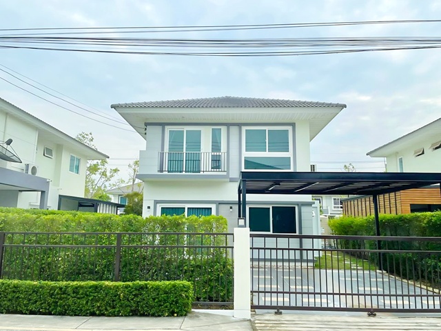 ขาย-เช่าบ้านเดี่ยว 2 ชั้น 56 ตร.วา.วงแหวน-ลำลูกกา คลอง 6 โลตัส บึงคำพร้อย 1.5 กม.230 ตร.ม. วิวสวนหลังบ้าน ไม่ติดใคร ม.อีสเทิร์นเอเชีย 6.6 กม. 4 นอน 3 น้ำ อากาศดี พร้อมเฟอร์ฯ 29,999 B-M.ขาย 4.69 ลบ. เหมาะกับโฮมออฟฟิศ พักอาศัย ตลาดชัชวาล คลอง 7 2.3กม. เดินทางสะดวก BTS คูคต Ring Road LamLukKa Khlong6 Lotus Bueng Kham Phroi 1.5 km. For Sale/Rent: 2-story detached house 56 sq.wa. 230 sq.m. backyard garden view no neighbors. Eastern Asia Village 6.6 km. 4 bed 3 bath good air fully furnished. 29,999 B-M.Selling for 4.69 million baht.Suitable for home office or residence. Chatchawal Market Khlong 7 2.3 km. Convenient trans