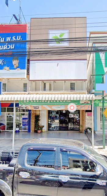 กาฬสินธุ์ ป้ายโฆษณา ให้เช่าอาคารพาณิชย์ 3 ชั้น ให้เช่าชั้น 1 รพ.กมลาไสย 900 พร้อมป้ายโฆษณา 20 ตร.วา. 80 ตร.ม. รร.กมลาไสย 700 ม.กาฬสินธุ์ม. ทำเลทอง 1 นอน 1 น้ำ 15,999 B-M. ตลาดสด หาของกินง่ายใกล้ศูนย์ราชการ ที่ว่าการ อ.กมลาไสย 400 ม.ถ.สนามบิน-ปัทมานนท์ 3-story commercial building for rent near Kamalasai Hospital 900 m. Ground floor available for rent including advertising space 20 sq.wa. 80 sq.m. Kamalasai School 700 m. Prime location. 1 bed 1 bath 15,999  B-M. Kamalasai Market 700 m. easy access to food. Close to government offices Kamalasai District Office 400 m. on Sanam Bin-Patmanon Road.แยกอินโดจีน �