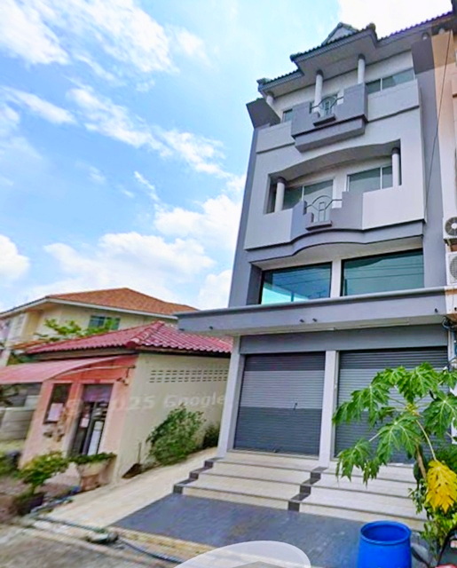 MRT มีนพัฒนา 3.4กม.บิ๊กซี เคหะร่มเกล้า 500 ม. ลาดกระบัง ให้เช่าอาคารพาณิชย์ขนาดใหญ่ เชื่อมต่อกัน 2 คูหา 3 ชั้น 4 น้ำ 41ตร.วา. 490ตร.ม. รร.ร่วมฤดีวิเทศศึกษา มีนบุรี 3 กม. เหมาะสำหรับทำออฟฟิศ คลังสินค้า ร้านค้า 24,999 B-M.ตลาดสดเกรียงไกร 1.1 กม. ถ.เคหะร่มเกล้า Big C KehaRomKlao 500m. LatKrabang MRT MinBuri 3.4km. Large commercial building for rent 2 connected units 3-storey 4bath 41sq.wa. 490sq.m. Ruamrudee International School Min Buri 3 km. Suitable for office warehouse shop.24,999 B-M. Kriengkrai Fresh Market 1.1 km. Keha Rom Klao Rd. แยก-ตลาดเกรียงไกร ถ.เคหะร่มเ�